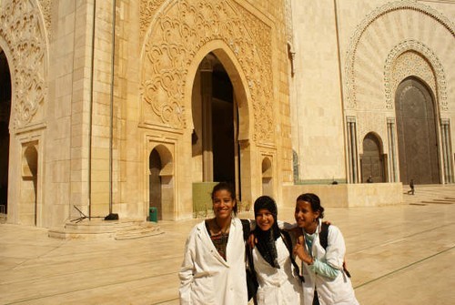 School girls outside Mosque Hassan 11 Casablanca © Ian & Andrea Treleaven
